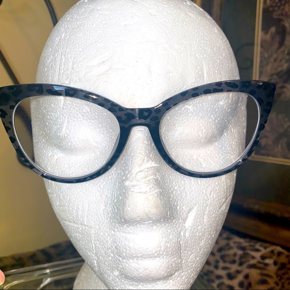 BETSY JOHNSON leopard large cat eye readers - Picture 2 of 7